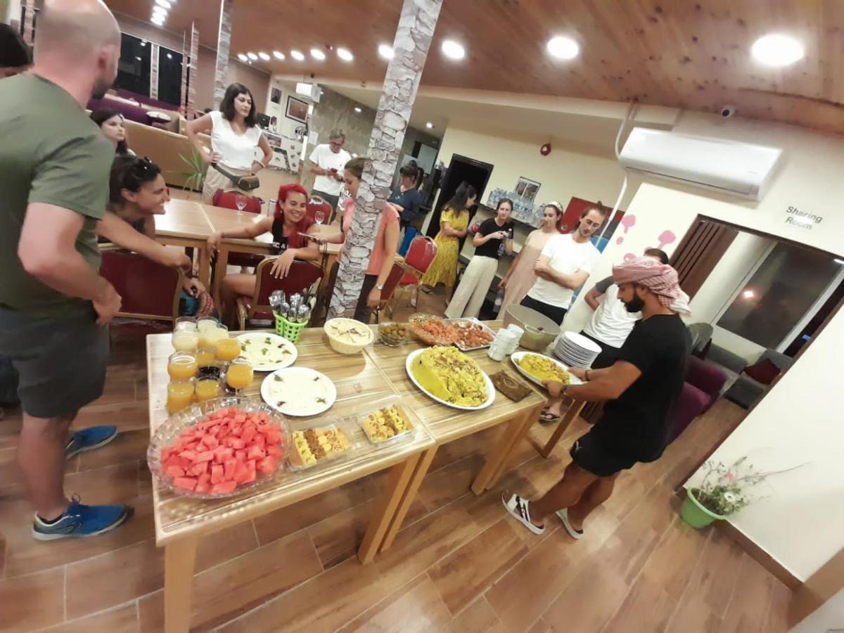 Hostal Petra *